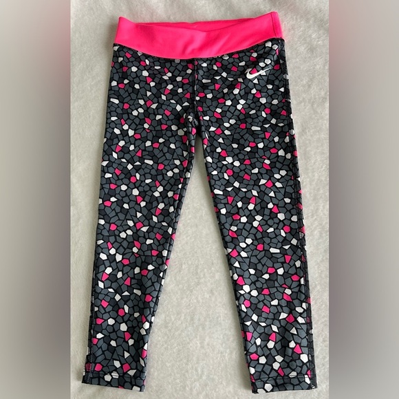 Nike Kids size 4 Mosaic Pink and Black Leggings - Picture 4 of 4
